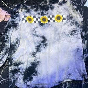 Long sleeve black and white tie dye shirt